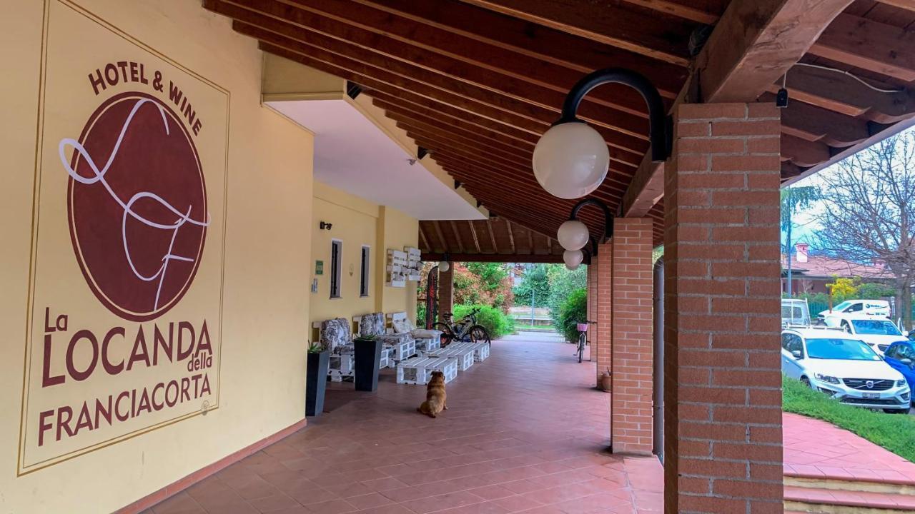 Hotel La Locanda Della Franciacorta คอร์เตฟรังกา ภายนอก รูปภาพ