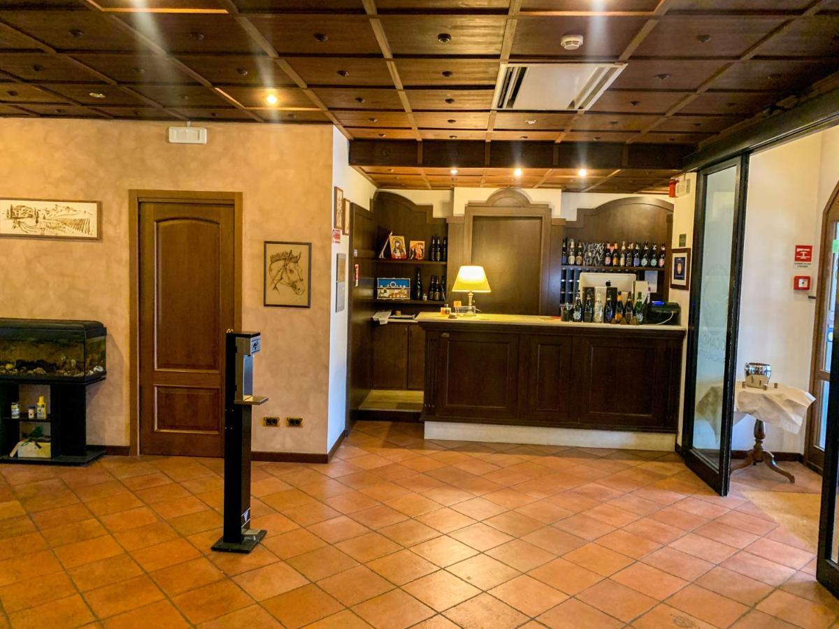 Hotel La Locanda Della Franciacorta คอร์เตฟรังกา ภายนอก รูปภาพ