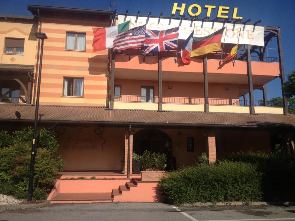 Hotel La Locanda Della Franciacorta คอร์เตฟรังกา ภายนอก รูปภาพ